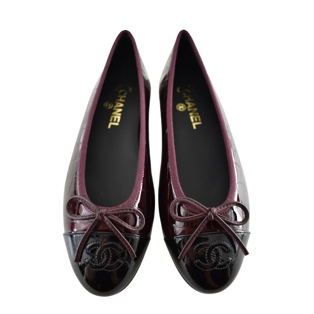 Chanel 26A Burgundy Red Black Crocodile Croc CC Logo Ballet Ballerina Flat 38.5